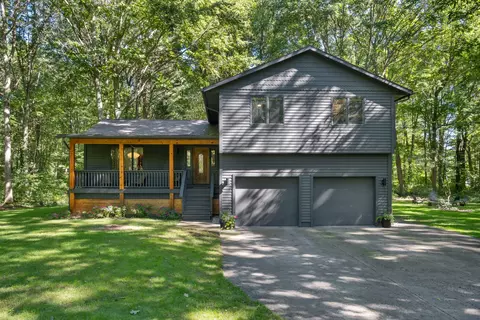 12890 Woodhaven Dr, Grand Haven, MI 49417