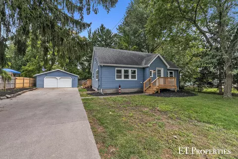 3962 Ivanrest Ave SW, Grandville, MI 49418