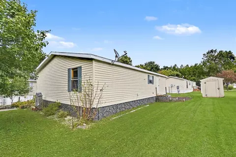 Exterior - 4391 Devonshire Ct, Jackson, MI 49201 photo 2 of 4