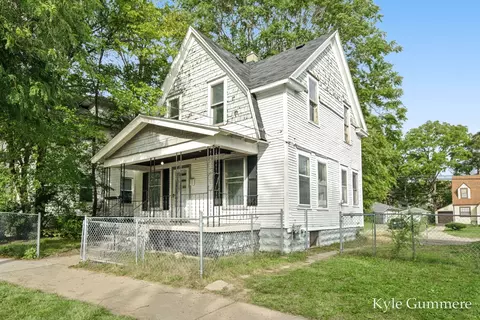 1116 Kalamazoo Ave SE, Grand Rapids, MI 49507