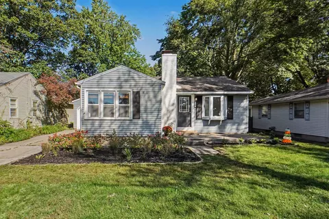 Exterior - 809 River St, Spring Lake, MI 49456 photo 2 of 5
