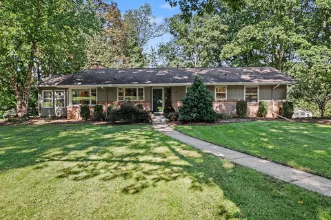 125 E Hamilton Ln, Battle Creek, MI 49015