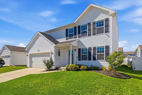 2745 Jordan River Dr, Fowlerville, MI 48836