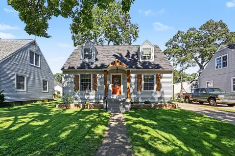 1472 Montague Ave, Muskegon, MI 49441