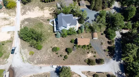 54 S Beacon Dr, Mears, MI 49436