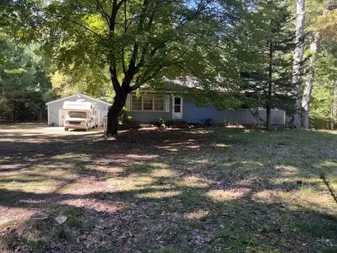 337 N Weber Rd, Muskegon, MI 49445