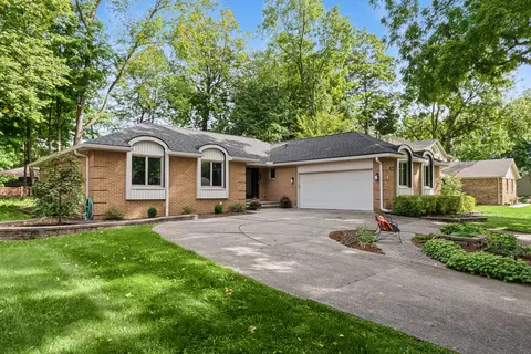 21854 Siegal Dr, Novi, MI 48375