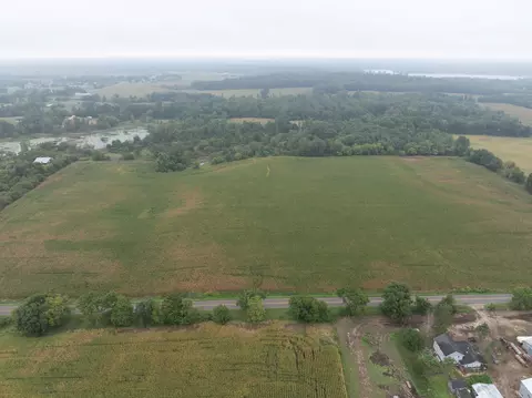 1300 E Bear Lake Rd, Hillsdale, MI 49242