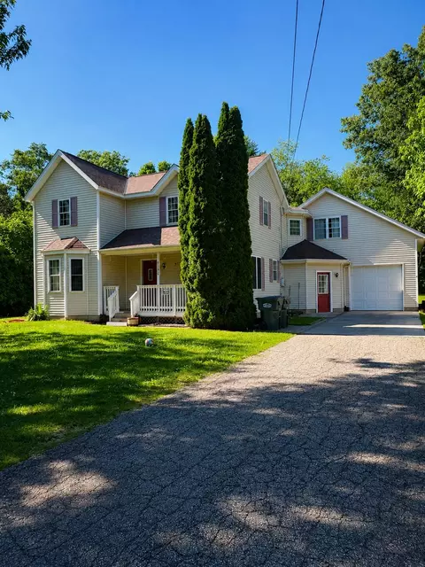9050 Almena Dr, Kalamazoo, MI 49009
