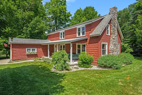 260 S Rush St, Pentwater, MI 49449