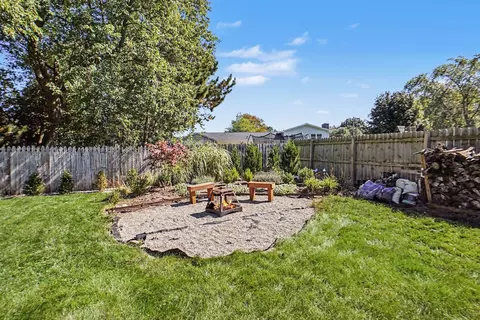 Exterior - 7426 Windgate Dr, Jenison, MI 49428 photo 4 of 5