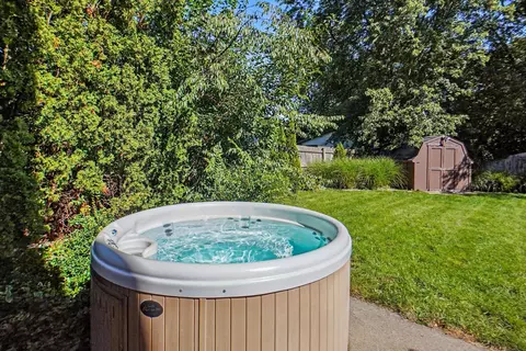 Exterior - 7426 Windgate Dr, Jenison, MI 49428 photo 5 of 5