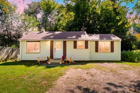 2206 Eckener Dr, Portage, MI 49002