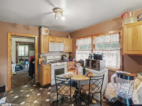 Kitchen - 934 S Gorham St, Jackson, MI 49203 photo 1 of 2