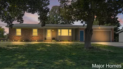 8231 E Chester Ave SW, Byron Center, MI 49315