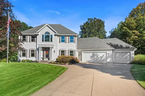 237 Covington Ct SW, Grandville, MI 49418