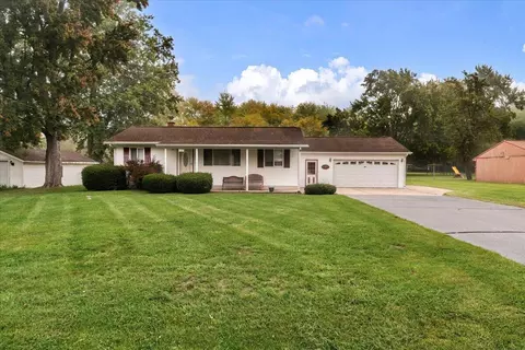 1177 Glendale St, Burton, MI 48509