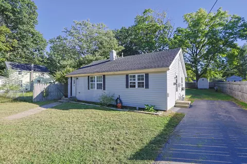 208 Dewey St, Dowagiac, MI 49047