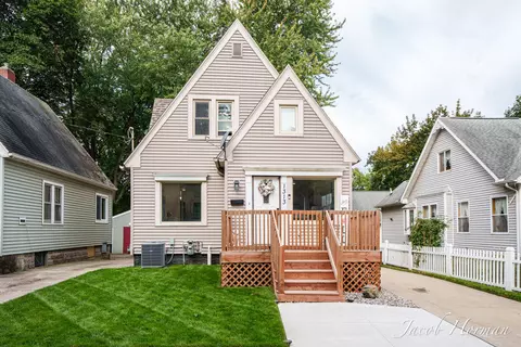 1313 N Jenison Ave, Lansing, MI 48915