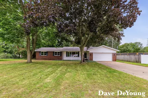 212 159th Ave, Holland, MI 49424