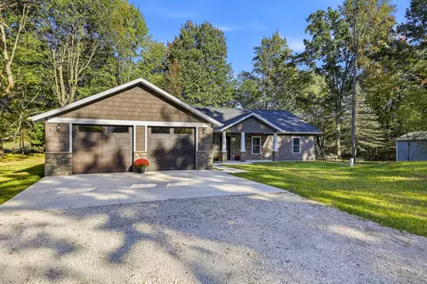 6742 Abbey Ln, Canadian Lakes, MI 49346