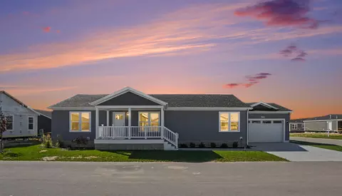 4738 Floral Wood Ln, Holland, MI 49423