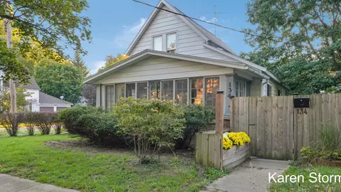 134 Fitzhugh Ave SE, Grand Rapids, MI 49506