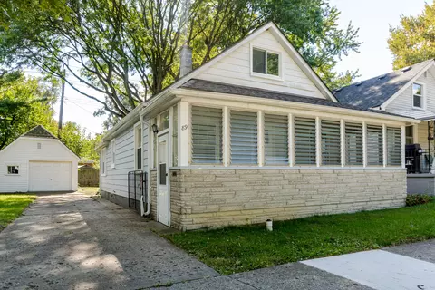 89 W Madge Ave, Hazel Park, MI 48030
