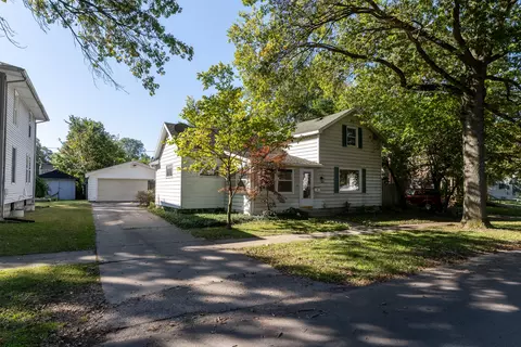 1110 Sycamore St, Niles, MI 49120