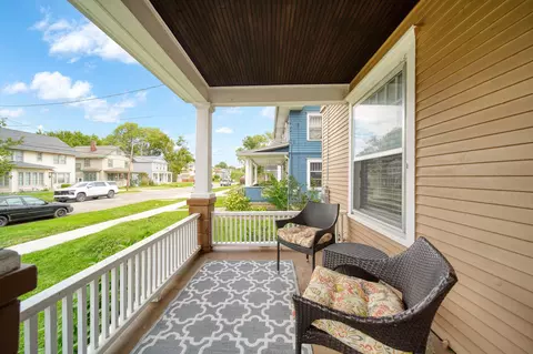 Exterior - 609 Mcbride St, Jackson, MI 49203 photo 5 of 12