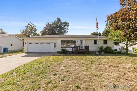 15129 Mitchell St, Grand Haven, MI 49417