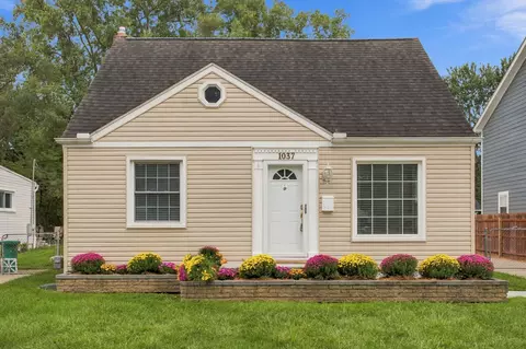 1037 Royal Ave, Royal Oak, MI 48073