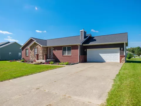 Exterior - 904 Eley St, Otsego, MI 49078 photo 2 of 8