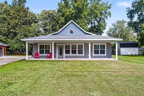 220 James St, Allegan, MI 49010