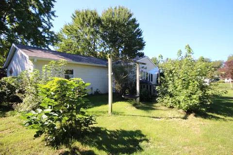 Exterior - 13738 E Tremblay Dr, Vicksburg, MI 49097 photo 3 of 4