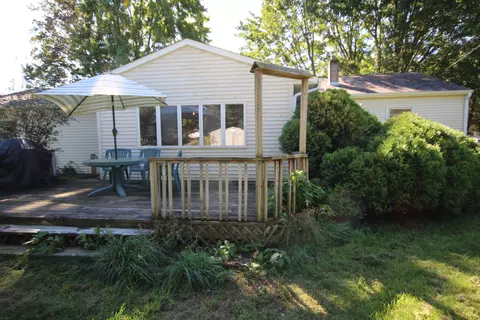 Exterior - 13738 E Tremblay Dr, Vicksburg, MI 49097 photo 2 of 4