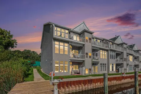 2411 Lake Ave #52, Muskegon, MI 49445
