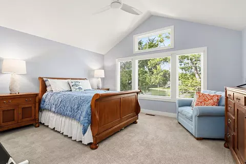 Bedroom - 140 E Gull Lake Dr, Augusta, MI 49012 photo 4 of 5