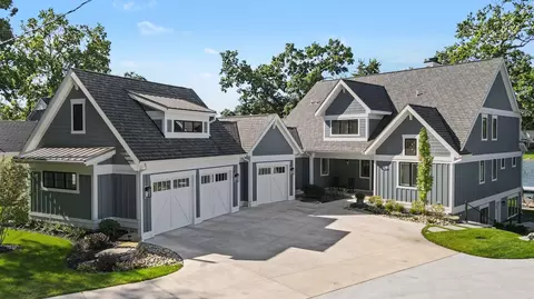 Exterior - 140 E Gull Lake Dr, Augusta, MI 49012 photo 2 of 16