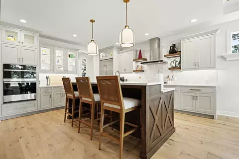 Kitchen - 140 E Gull Lake Dr, Augusta, MI 49012 photo 4 of 5