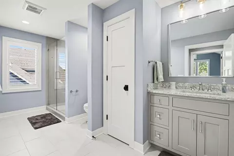 Bath - 140 E Gull Lake Dr, Augusta, MI 49012 photo 5 of 6