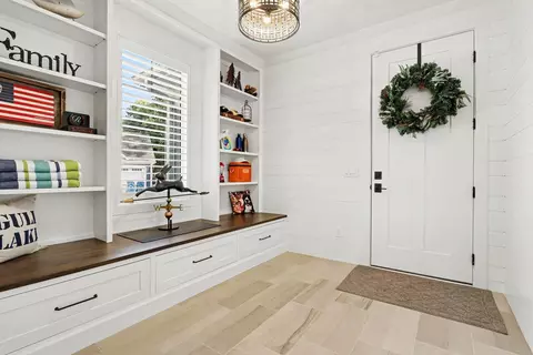 Entry Way - 140 E Gull Lake Dr, Augusta, MI 49012 photo 1 of 4