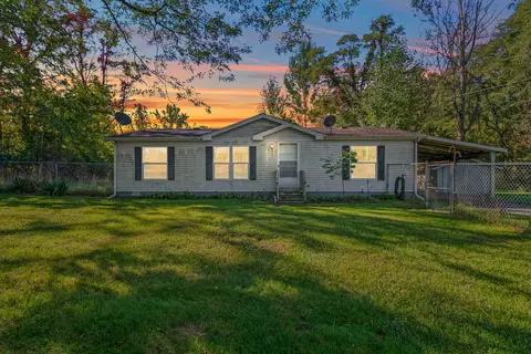 3931 W Bacon Rd, Hillsdale, MI 49242