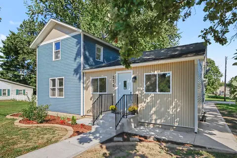 235 E Market St, Centreville, MI 49032