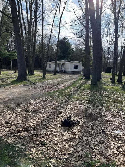53774 N Fisher Lake Rd, Three Rivers, MI 49093