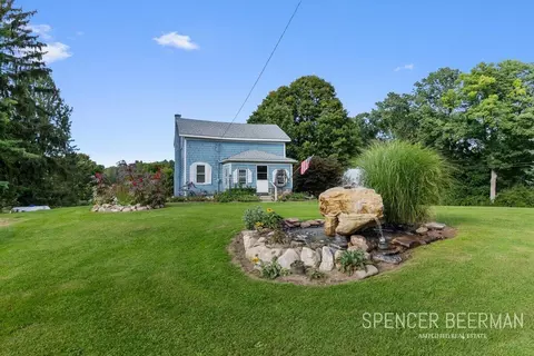 6018 Gun Lake Rd, Hastings, MI 49058