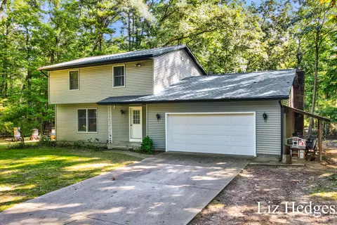 8756 Westwood Ln, Montague, MI 49437