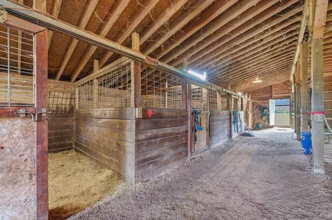 Entry Way - 9112 E Miller Rd, Durand, MI 48429 photo 2 of 3