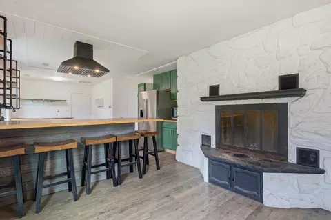 Kitchen - 9112 E Miller Rd, Durand, MI 48429 photo 3 of 3