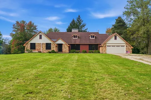 9112 E Miller Rd, Durand, MI 48429